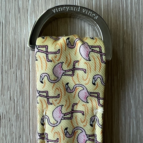 Vineyard Vines Belt with pink flamingos - Picture 2 of 6
